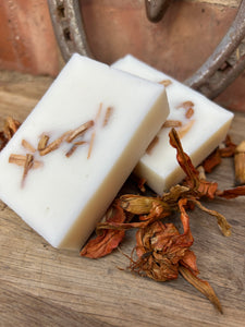 Cedar wood & Geranium  Essential Oil Wax Slab - 85g