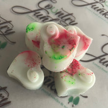 Load image into Gallery viewer, Rhubarb and Fresh Mint Hearts
