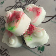 Load image into Gallery viewer, Rhubarb and Fresh Mint Hearts
